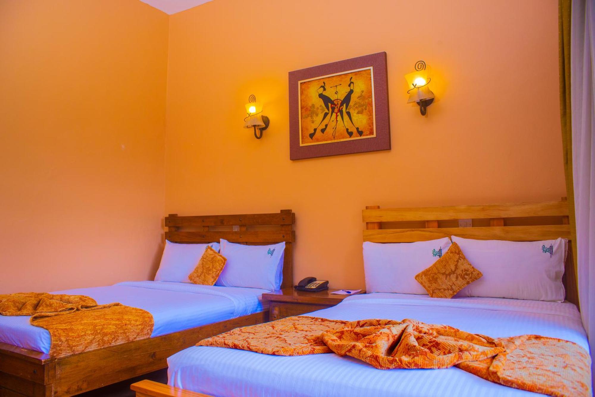 Mountains Of The Moon Hotel Fort Portal Exterior photo