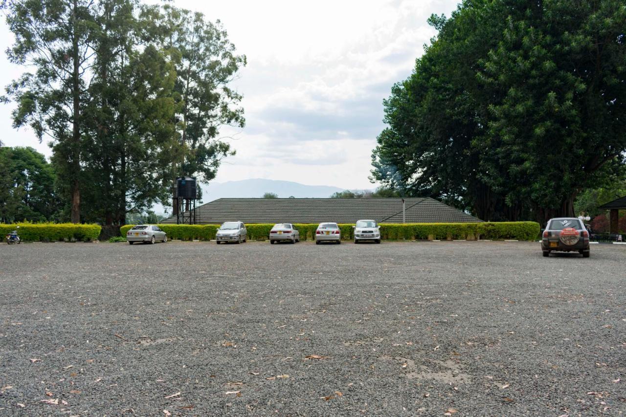 Mountains Of The Moon Hotel Fort Portal Exterior photo