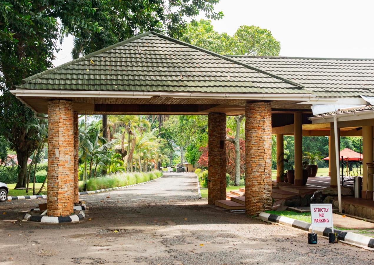 Mountains Of The Moon Hotel Fort Portal Exterior photo